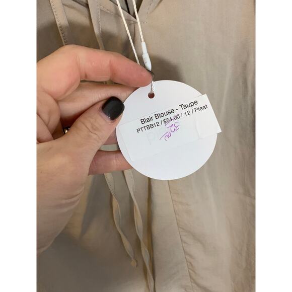 Pleat. Blair Blouse Taupe‎ size 12 - Picture 5 of 6